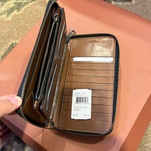 Green camo travel wallet UNISEX